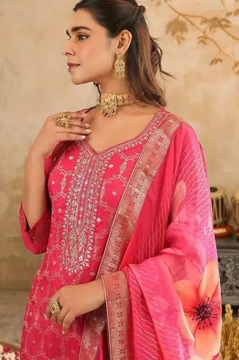 Women Ethnic Motifs Regular Kurta with Trousers & With Dupatta