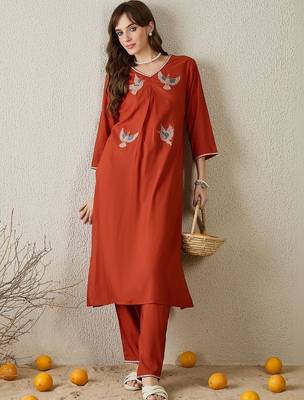 Women Ethnic Motifs Embroidered Regular Thread Work Kurta with Palazzos 1