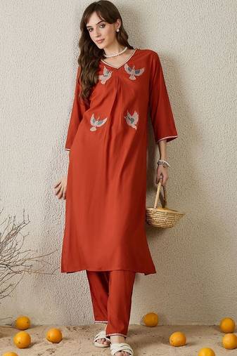 Women Ethnic Motifs Embroidered Regular Thread Work Kurta with Palazzos