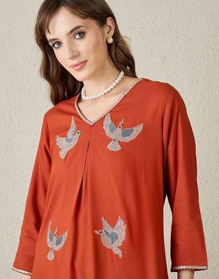 Women Ethnic Motifs Embroidered Regular Thread Work Kurta with Palazzos 2
