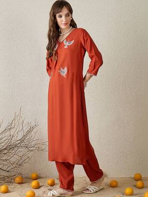 Women Ethnic Motifs Embroidered Regular Thread Work Kurta with Palazzos 3