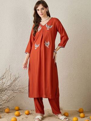Women Ethnic Motifs Embroidered Regular Thread Work Kurta with Palazzos 6
