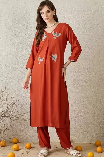 Women Ethnic Motifs Embroidered Regular Thread Work Kurta with Palazzos