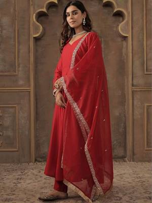 Women Regular Liva Kurta with Trousers & With Dupatta 6
