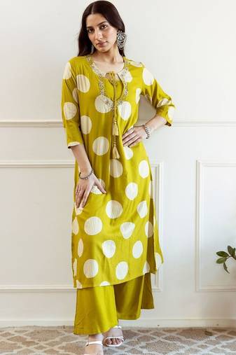 Women Printed Regular Thread Work Kurta with Palazzos