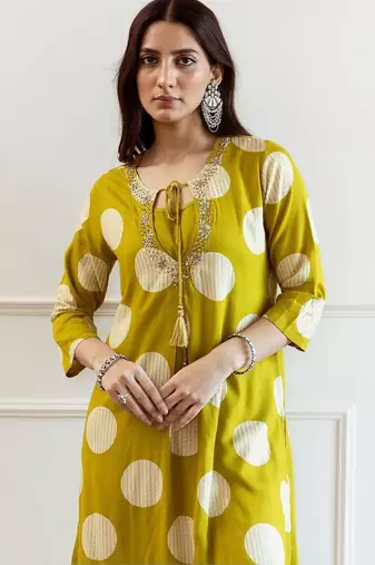 Women Printed Regular Thread Work Kurta with Palazzos