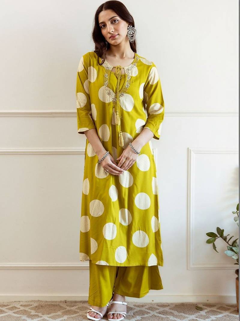 Women Printed Regular Thread Work Kurta with Palazzos