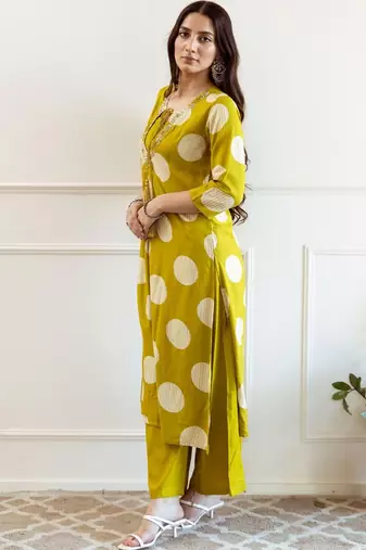Women Printed Regular Thread Work Kurta with Palazzos