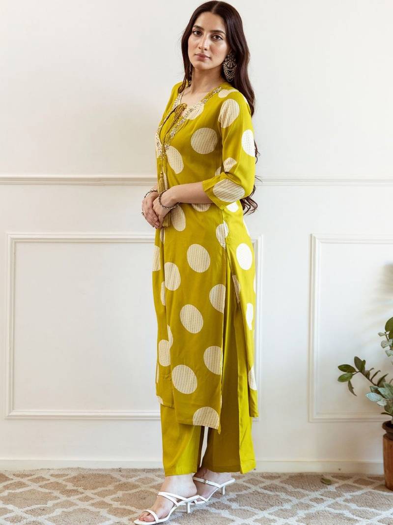 Women Printed Regular Thread Work Kurta with Palazzos