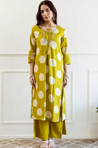 Women Printed Regular Thread Work Kurta with Palazzos
