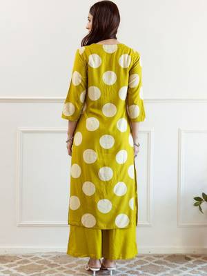 Women Printed Regular Thread Work Kurta with Palazzos 6