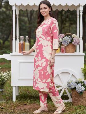Women Floral Printed Regular Kurta with Palazzos 3