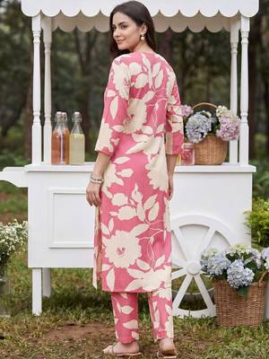 Women Floral Printed Regular Kurta with Palazzos 4