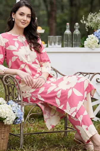 Women Floral Printed Regular Kurta with Palazzos