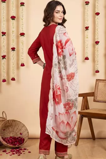 Women Floral Embroidered Regular Thread Work Kurta with Trousers & With Dupatta