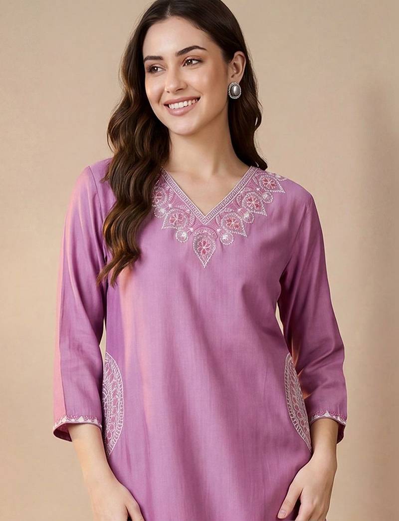 Women Ethnic Motifs Embroidered Regular Thread Work Kurta with Trousers