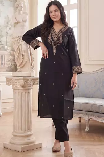Women Ethnic Motifs Embroidered Regular Thread Work Liva Kurta with Trousers