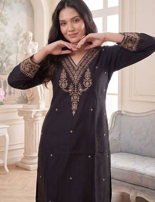 Women Ethnic Motifs Embroidered Regular Thread Work Liva Kurta with Trousers 2
