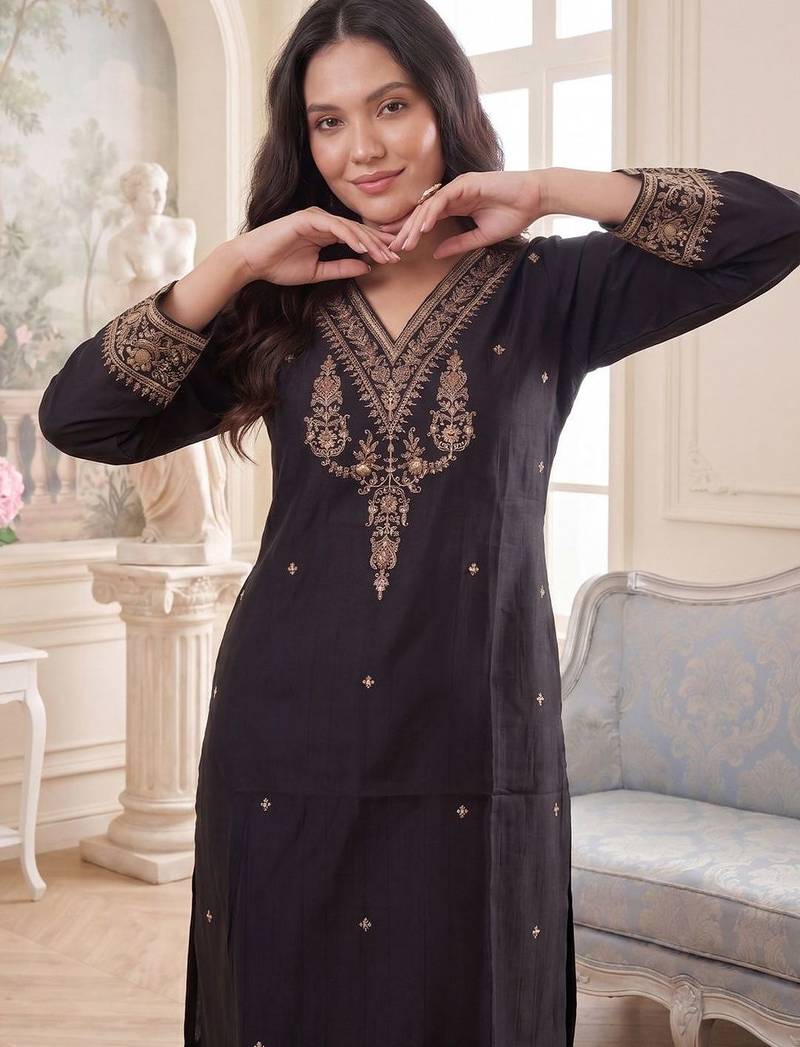 Women Ethnic Motifs Embroidered Regular Thread Work Liva Kurta with Trousers