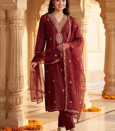 Women Ethnic Motifs Embroidered Regular Kurta with Trousers & With Dupatta