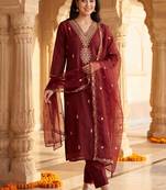 Women Ethnic Motifs Embroidered Regular Kurta with Trousers & With Dupatta