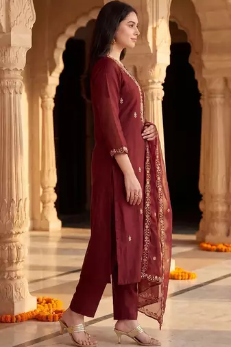 Women Ethnic Motifs Embroidered Regular Kurta with Trousers & With Dupatta