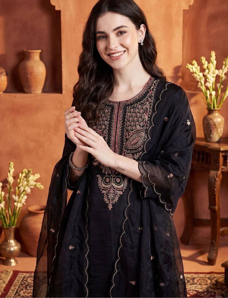 Women Ethnic Motifs Embroidered Regular Thread Work Pure Cotton Kurta with Trousers & With Dupatta