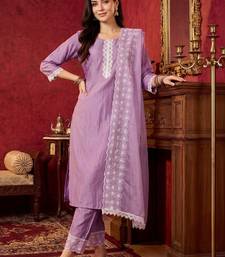 Women Regular Thread Work Kurta with Trousers & With Dupatta