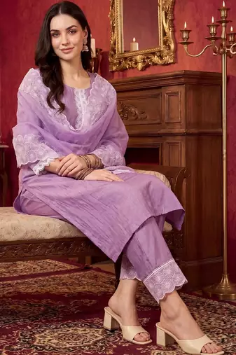 Women Regular Thread Work Kurta with Trousers & With Dupatta