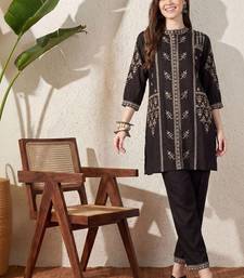 Women Ethnic Motifs Embroidered Regular Thread Work Kurta with Trousers