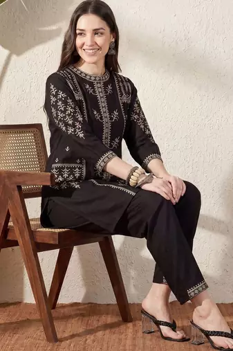 Women Ethnic Motifs Embroidered Regular Thread Work Kurta with Trousers