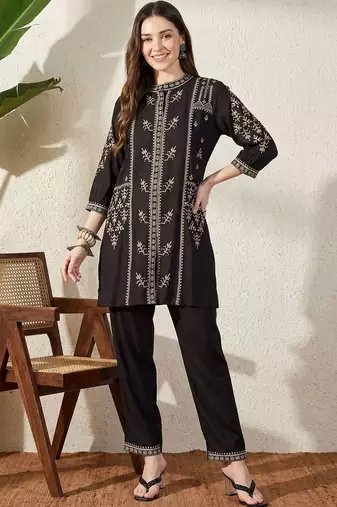 Women Ethnic Motifs Embroidered Regular Thread Work Kurta with Trousers