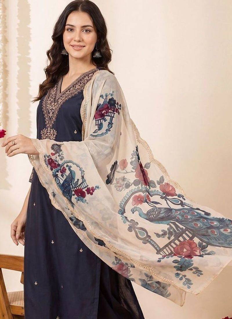 Ethnic Motifs Embroidered Regular Thread Work Kurta with Patiala & With Dupatta