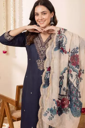 Ethnic Motifs Embroidered Regular Thread Work Kurta with Patiala & With Dupatta