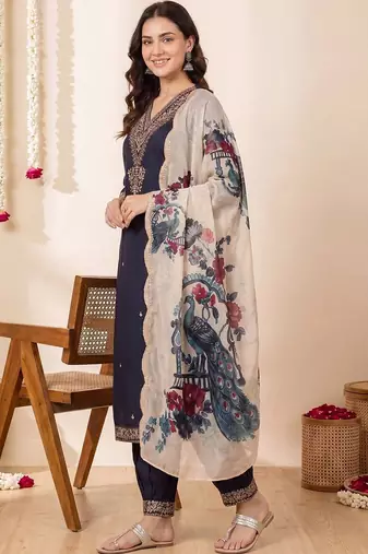 Ethnic Motifs Embroidered Regular Thread Work Kurta with Patiala & With Dupatta