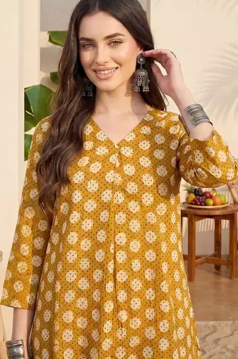 Women Printed Regular Pure Cotton Kurta with Trousers