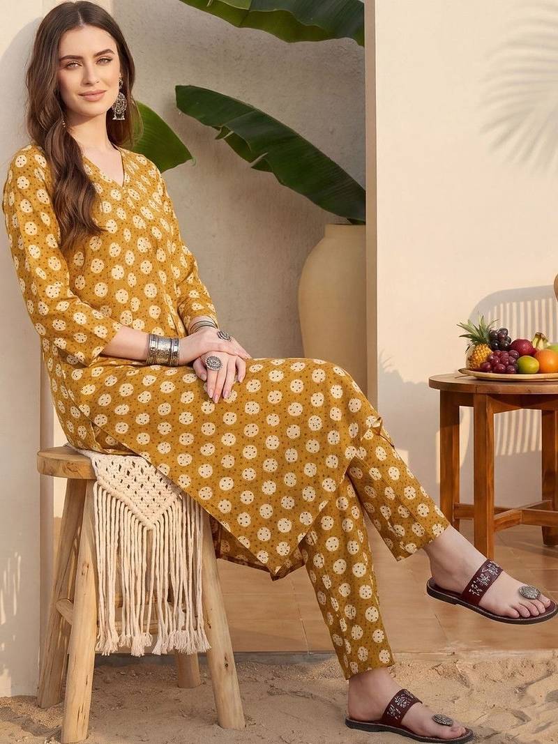 Women Printed Regular Pure Cotton Kurta with Trousers