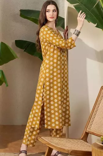 Women Printed Regular Pure Cotton Kurta with Trousers