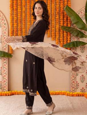 Women Floral Embroidered Regular Kurta with Palazzos & With Dupatta 2