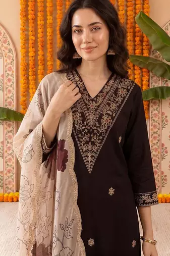 Women Floral Embroidered Regular Kurta with Palazzos & With Dupatta