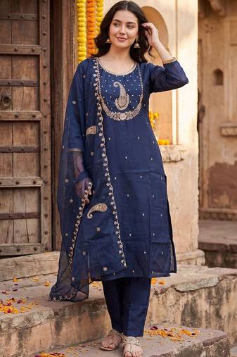 Women Ethnic Motifs Embroidered Regular Thread Work Kurta with Trousers & With Dupatta