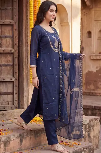 Women Ethnic Motifs Embroidered Regular Thread Work Kurta with Trousers & With Dupatta
