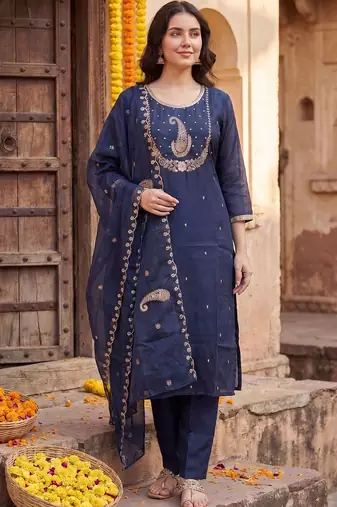 Women Ethnic Motifs Embroidered Regular Thread Work Kurta with Trousers & With Dupatta