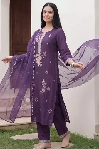 Women Floral Embroidered Regular Thread Work Kurta with Trousers & With Dupatta