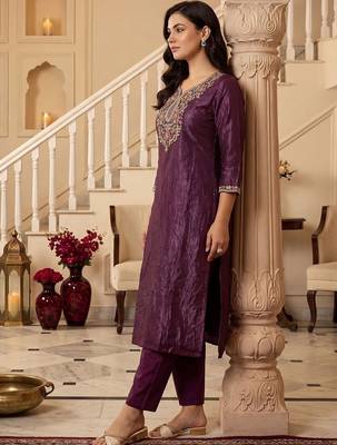 Women Ethnic Motifs Regular Thread Work Kurta with Trousers 3