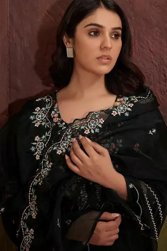 Women Floral Embroidered Regular Thread Work Kurta with Trousers & With Dupatta