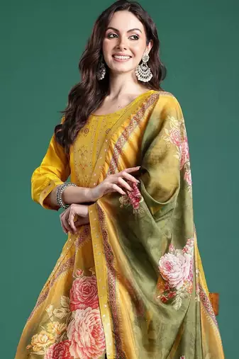 Women Floral Embroidered Regular Kurta with Trousers & With Dupatta