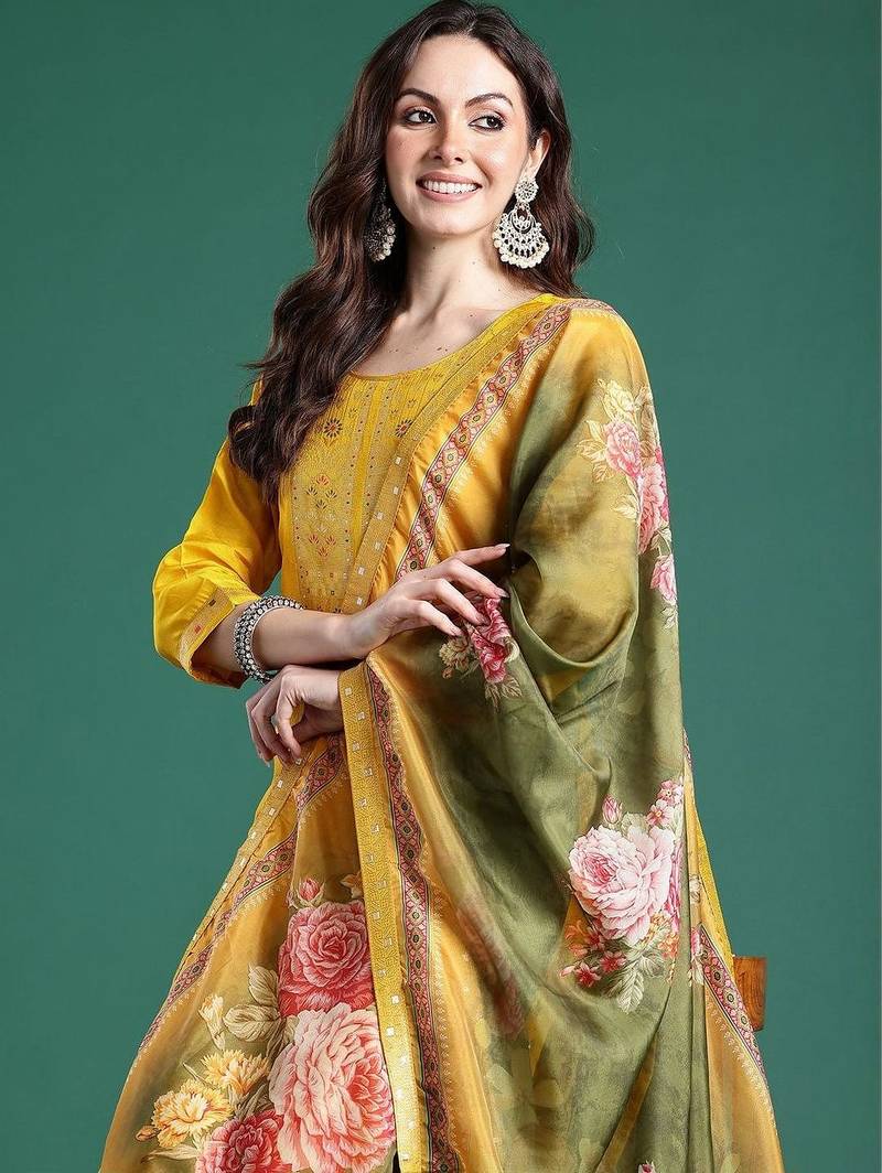 Women Floral Embroidered Regular Kurta with Trousers & With Dupatta