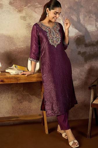 Women Ethnic Motifs Embroidered Regular Thread Work Kurta with Trousers