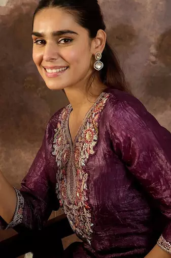 Women Ethnic Motifs Embroidered Regular Thread Work Kurta with Trousers